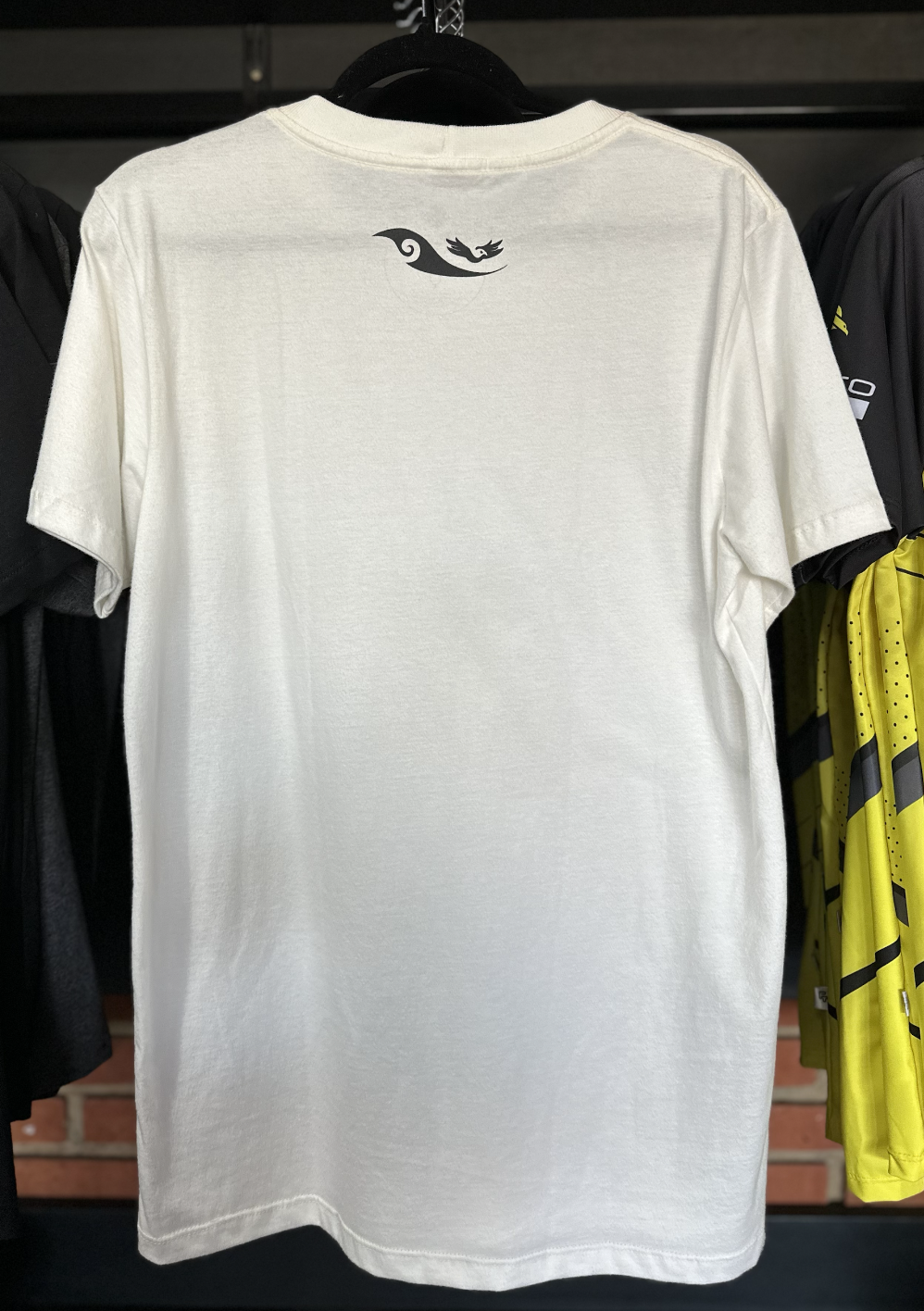 CAMISA DESCOLA BRANCA E PRETO - TAMANHO M