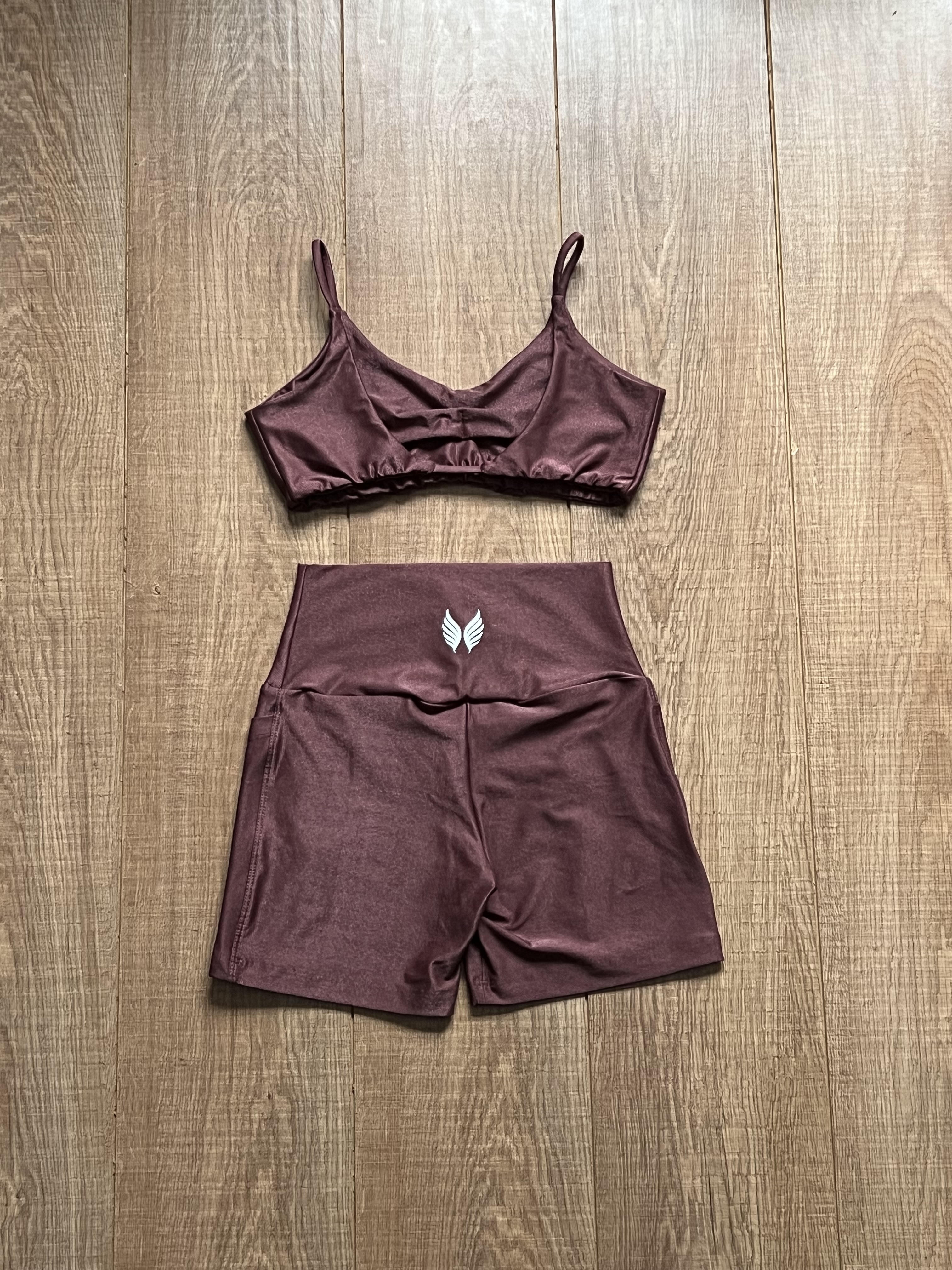 VINGE GO GIRLS CONJUNTO SHORT + TOP - MARROM