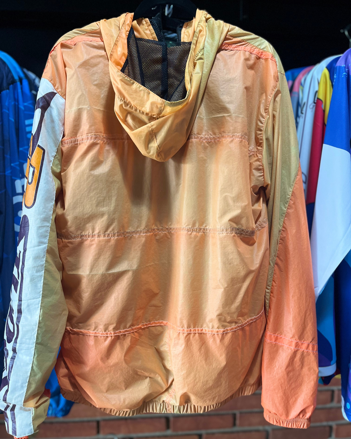 JAQUETA DE VELAME DESCOLA AMARELO - TAMANHO M