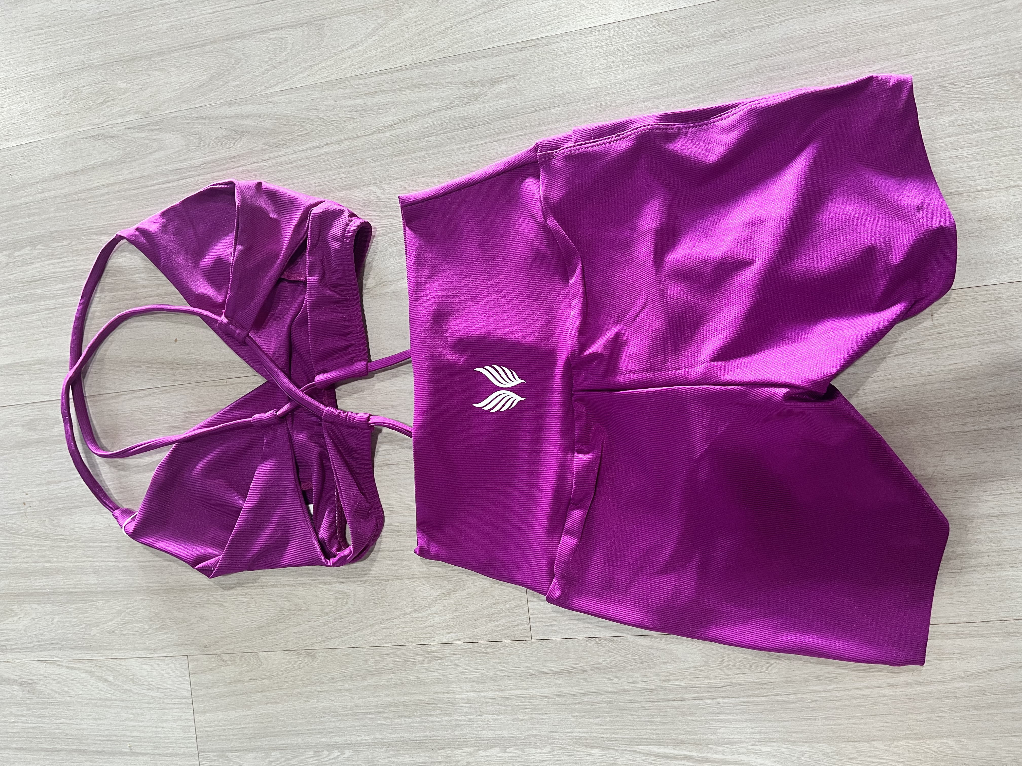 VINGE CONJUNTO SHORT + TOP ROXO ESCURO